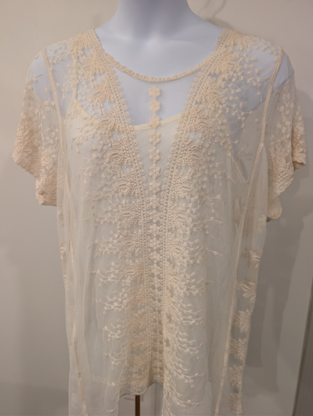 1209 - CalStyle Boho Sheer Lace Embroidered Tunic Top Cream Floral S/S- NWT - 2X